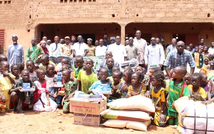 Burkina Faso / Ouahigouya Des kits scolaires et des vivres.
